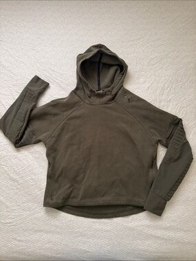 PUMA keeps you dry olive green hoodie super soft large